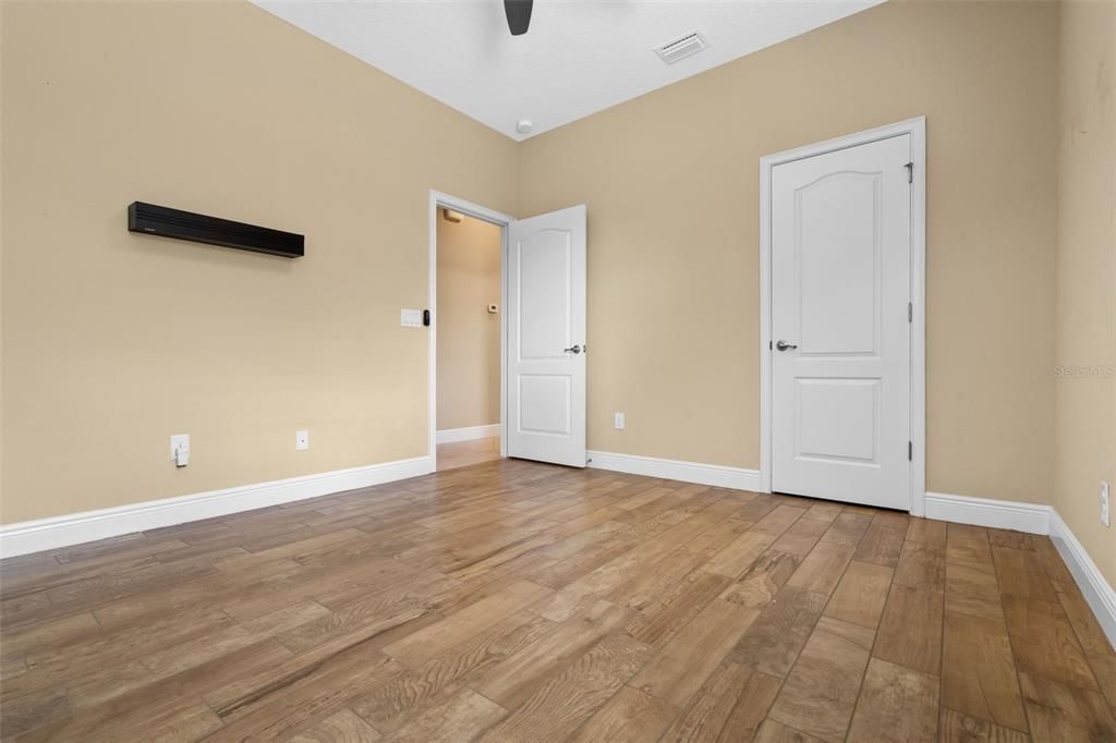 For Sale: $389,500 (2 beds, 2 baths, 1732 Square Feet)