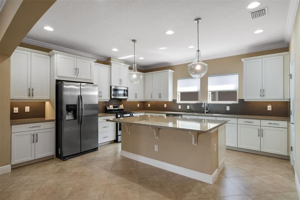 For Sale: $389,500 (2 beds, 2 baths, 1732 Square Feet)