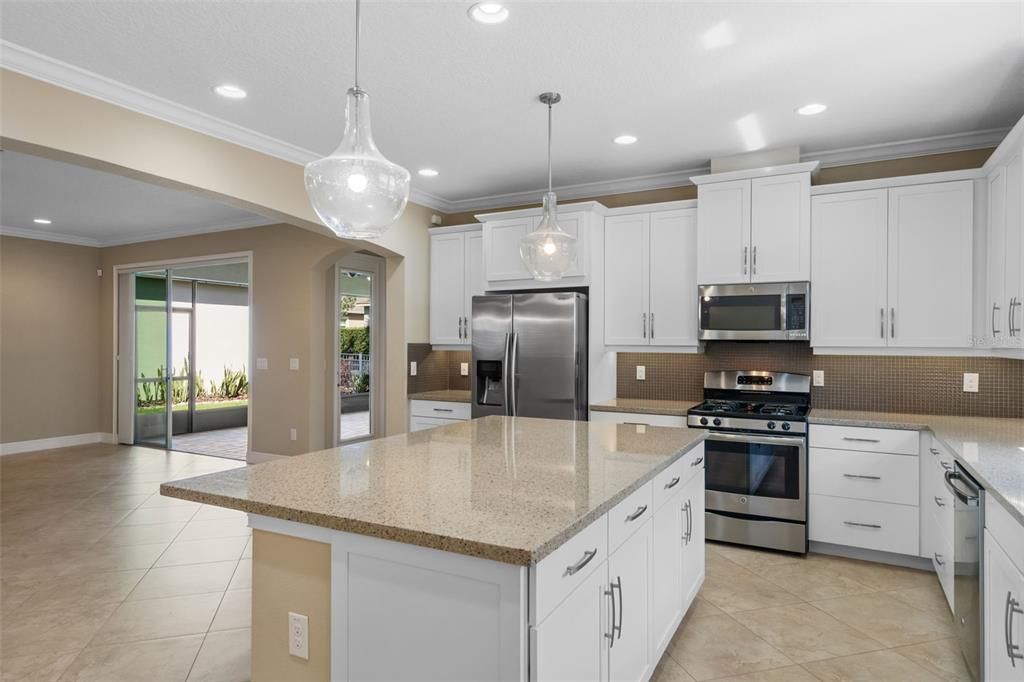 For Sale: $389,500 (2 beds, 2 baths, 1732 Square Feet)