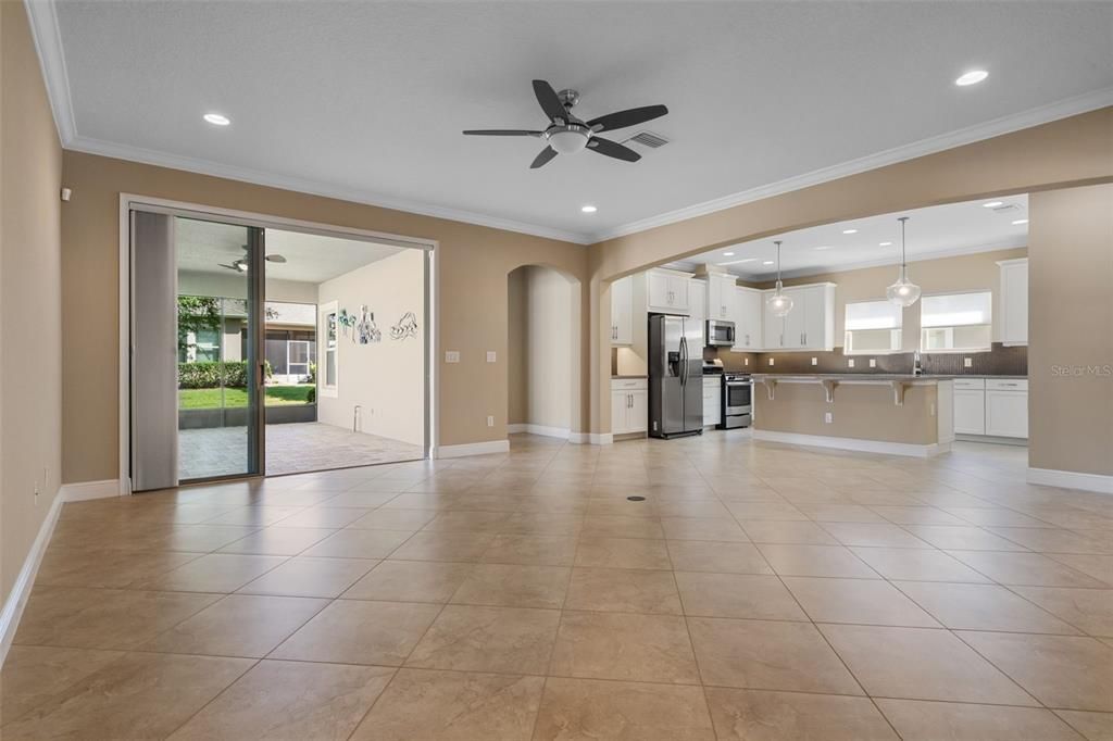 For Sale: $389,500 (2 beds, 2 baths, 1732 Square Feet)