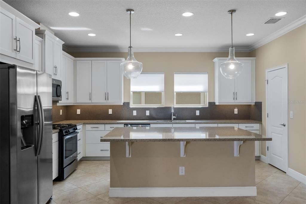 For Sale: $389,500 (2 beds, 2 baths, 1732 Square Feet)