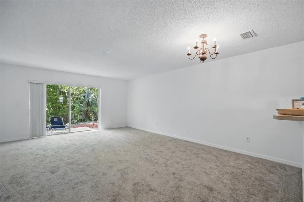 For Sale: $209,900 (2 beds, 2 baths, 1379 Square Feet)