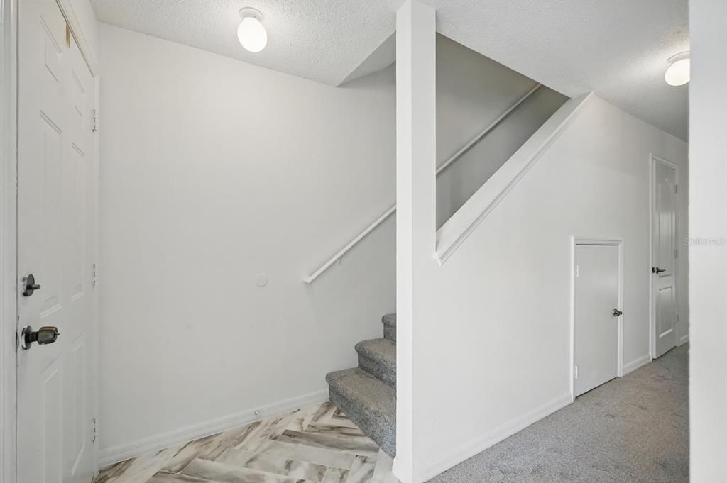 For Sale: $209,900 (2 beds, 2 baths, 1379 Square Feet)