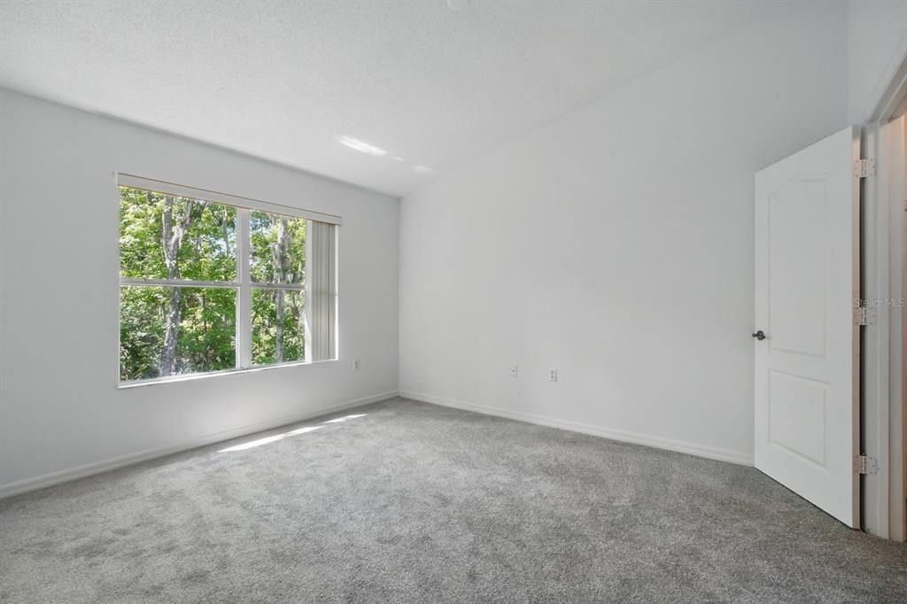 For Sale: $209,900 (2 beds, 2 baths, 1379 Square Feet)