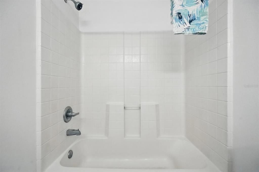 For Sale: $209,900 (2 beds, 2 baths, 1379 Square Feet)