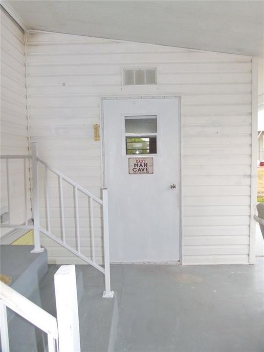 For Sale: $132,500 (2 beds, 2 baths, 1138 Square Feet)