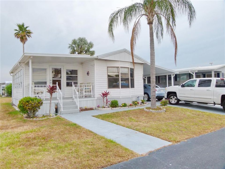 For Sale: $132,500 (2 beds, 2 baths, 1138 Square Feet)