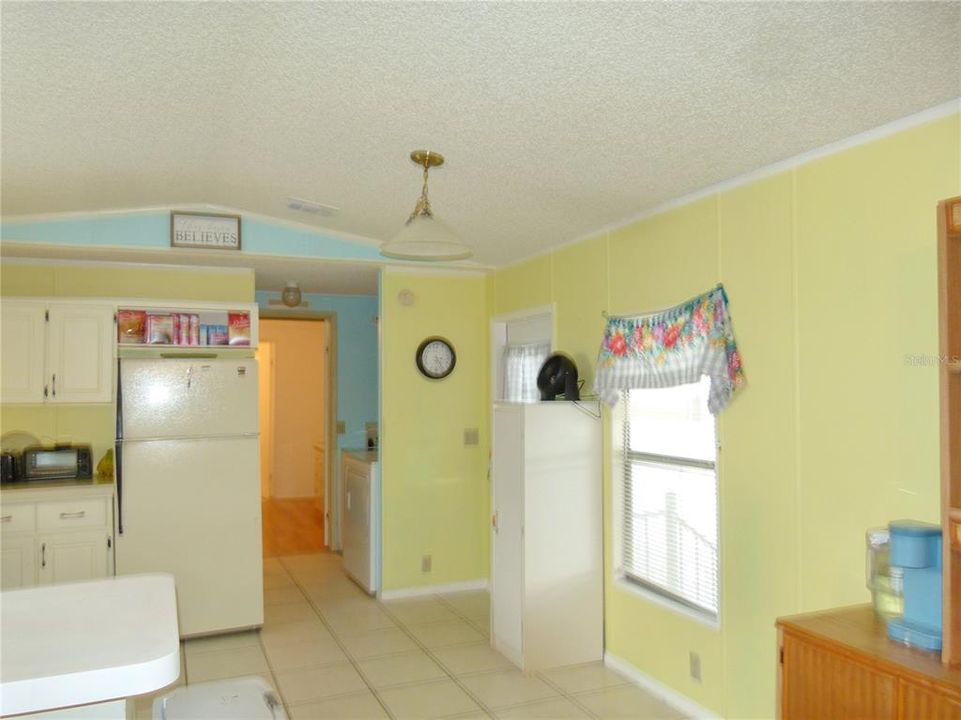 For Sale: $132,500 (2 beds, 2 baths, 1138 Square Feet)