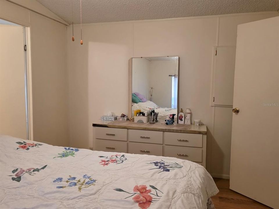 For Sale: $132,500 (2 beds, 2 baths, 1138 Square Feet)