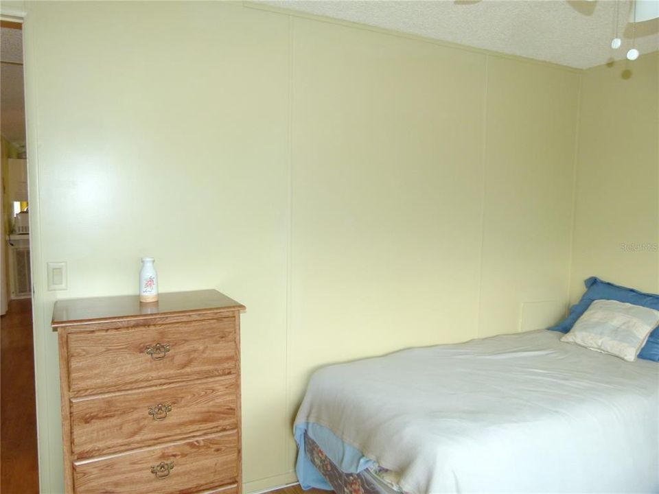 For Sale: $132,500 (2 beds, 2 baths, 1138 Square Feet)