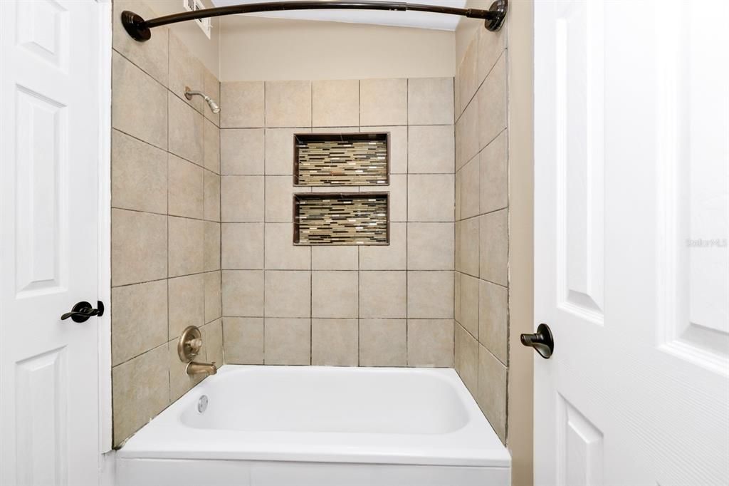 For Sale: $349,000 (3 beds, 1 baths, 1050 Square Feet)