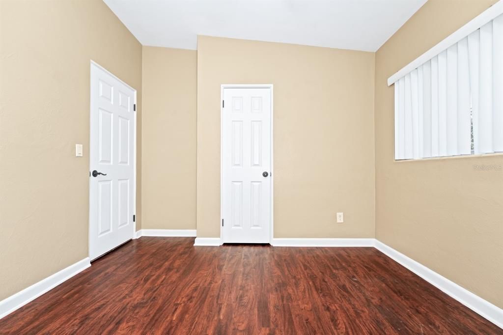 For Sale: $349,000 (3 beds, 1 baths, 1050 Square Feet)