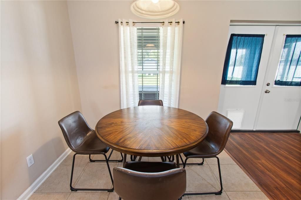Activo con contrato: $345,000 (4 camas, 2 baños, 1809 Pies cuadrados)