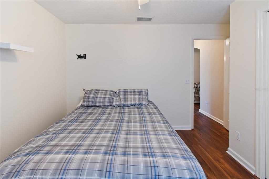 Activo con contrato: $345,000 (4 camas, 2 baños, 1809 Pies cuadrados)