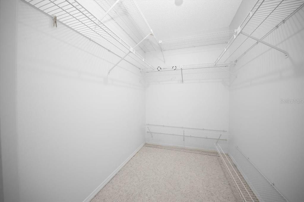 Active With Contract: $139,000 (2 beds, 2 baths, 1070 Square Feet)