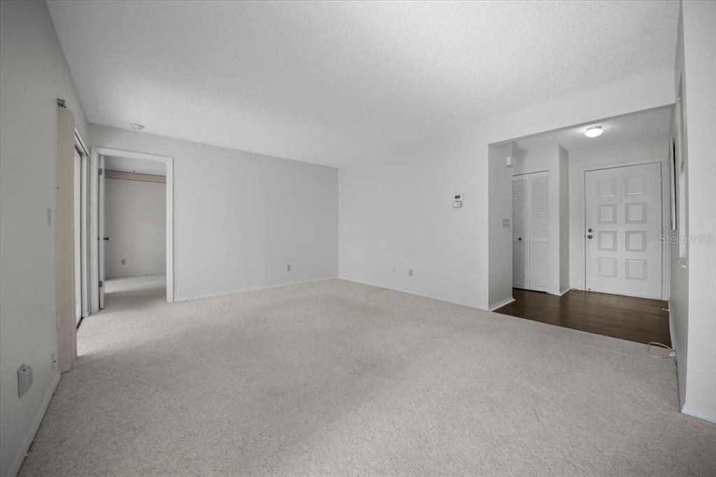 Active With Contract: $139,000 (2 beds, 2 baths, 1070 Square Feet)