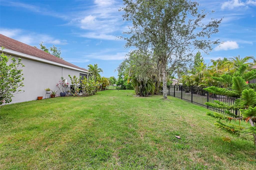 Active With Contract: $625,000 (3 beds, 2 baths, 2653 Square Feet)