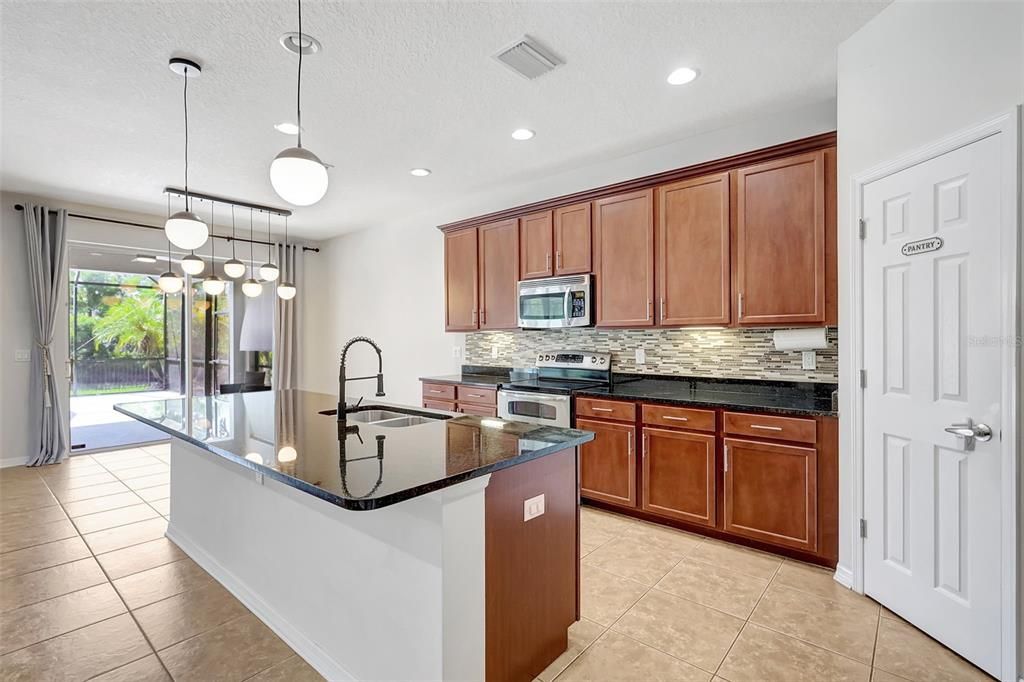 Active With Contract: $625,000 (3 beds, 2 baths, 2653 Square Feet)