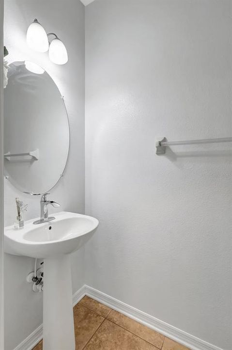 Active With Contract: $625,000 (3 beds, 2 baths, 2653 Square Feet)