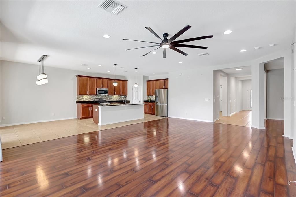 Active With Contract: $625,000 (3 beds, 2 baths, 2653 Square Feet)