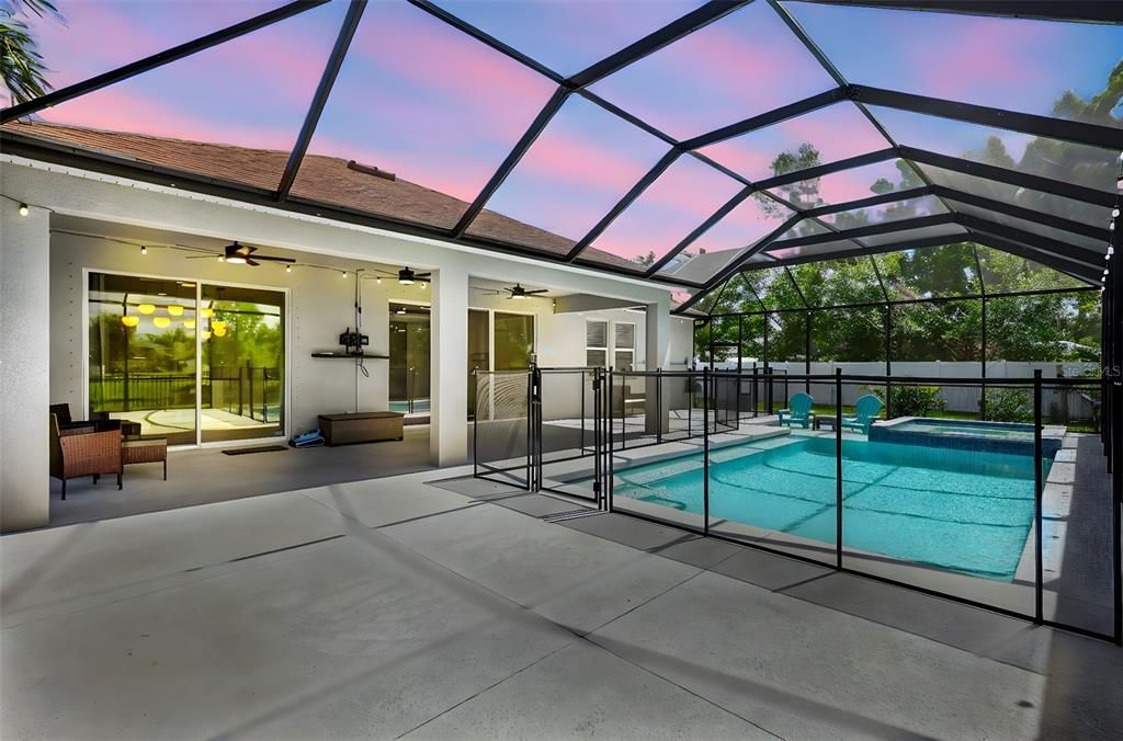 Active With Contract: $625,000 (3 beds, 2 baths, 2653 Square Feet)