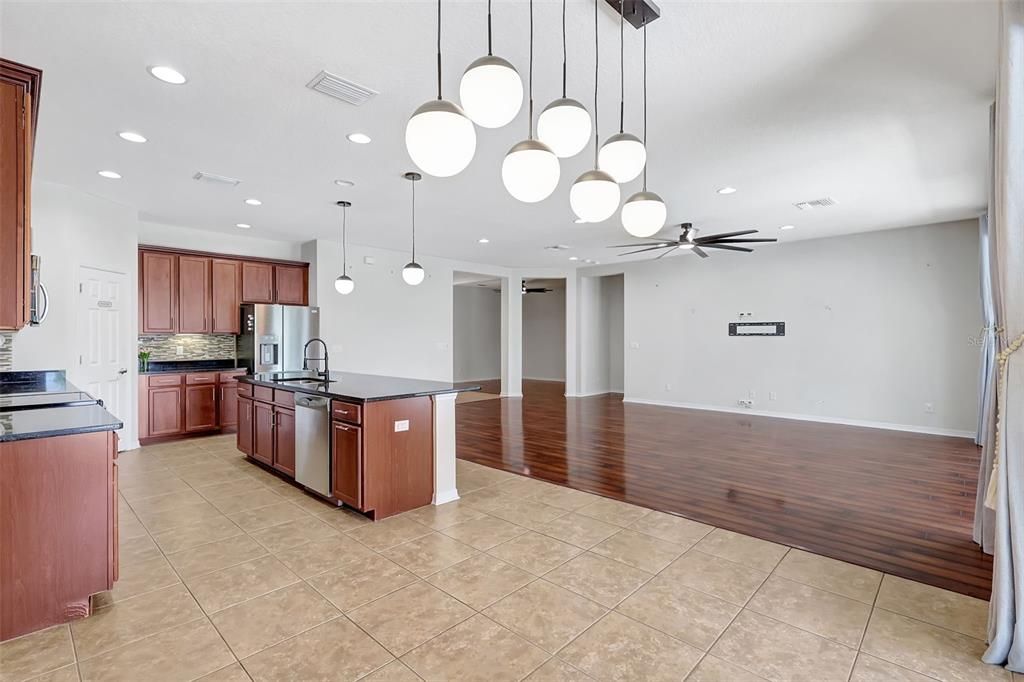 Active With Contract: $625,000 (3 beds, 2 baths, 2653 Square Feet)