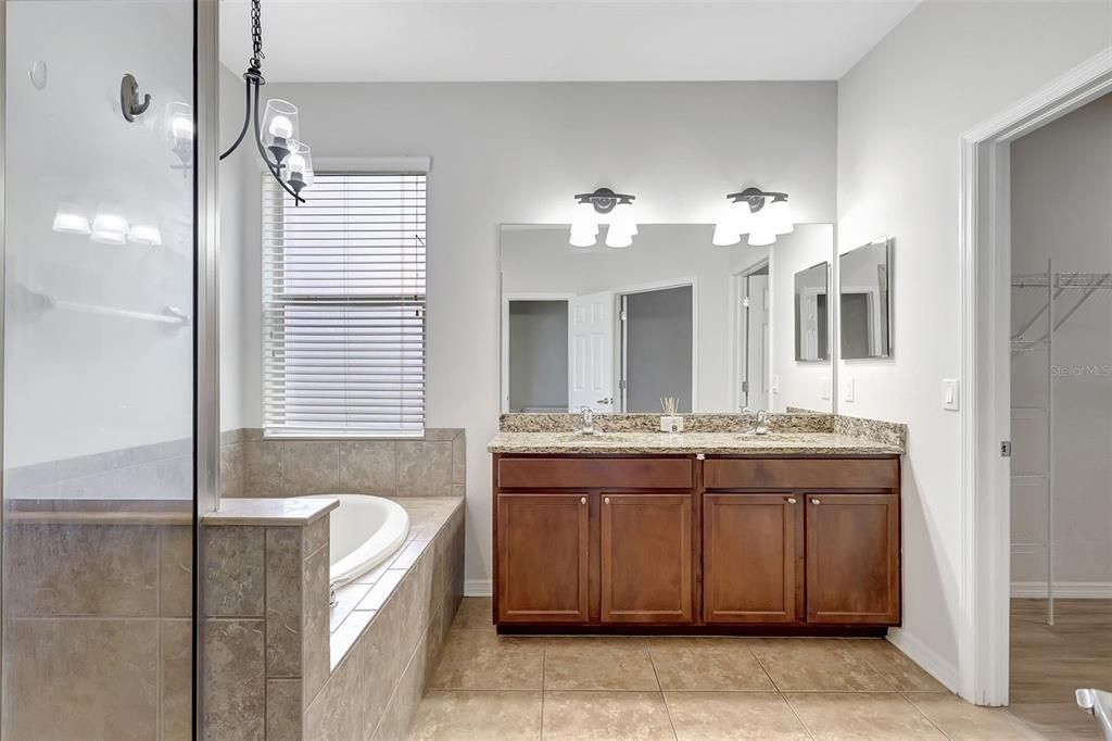 Active With Contract: $625,000 (3 beds, 2 baths, 2653 Square Feet)