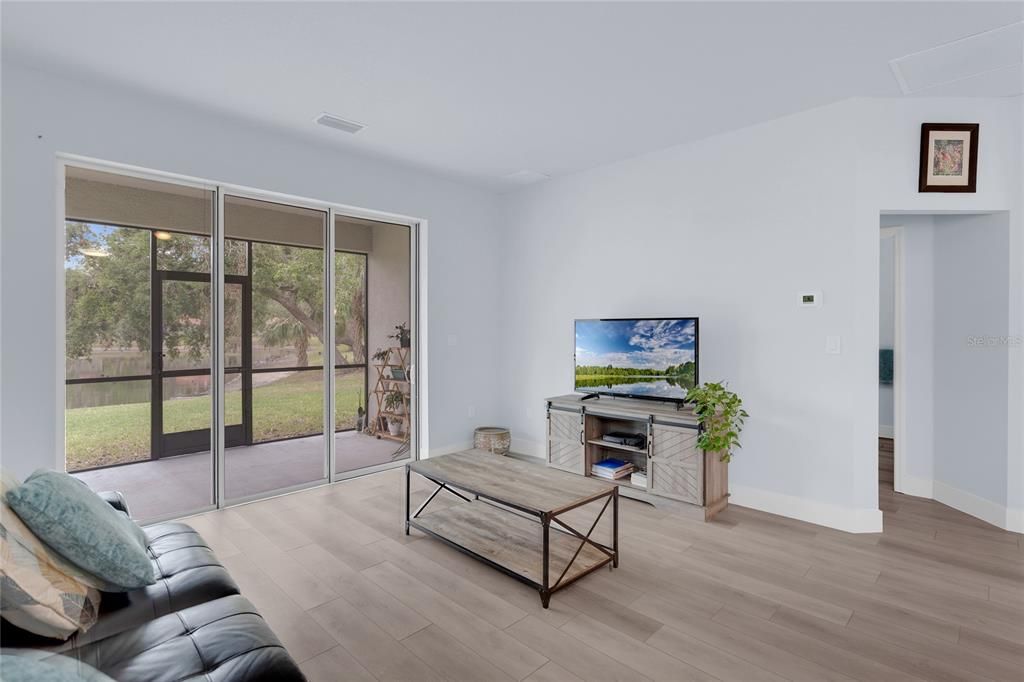 待售: $295,000 (2 贝兹, 2 浴室, 1248 平方英尺)