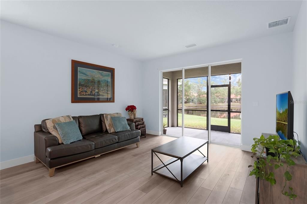 待售: $295,000 (2 贝兹, 2 浴室, 1248 平方英尺)