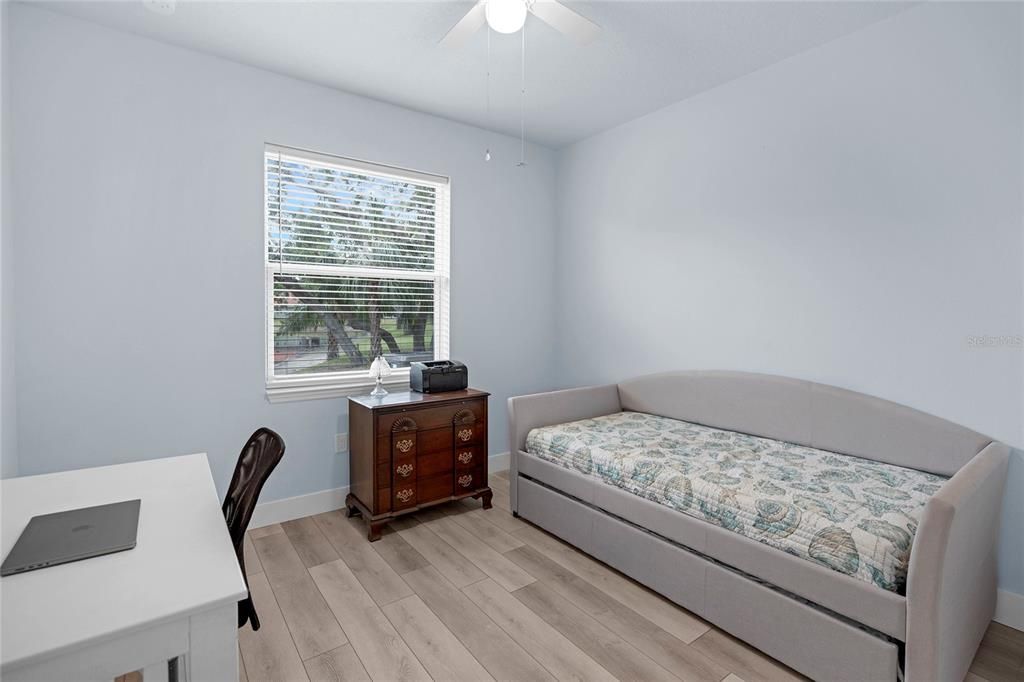 待售: $295,000 (2 贝兹, 2 浴室, 1248 平方英尺)