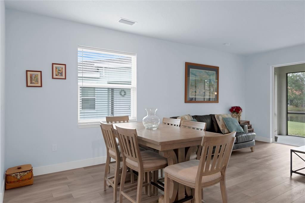 待售: $295,000 (2 贝兹, 2 浴室, 1248 平方英尺)