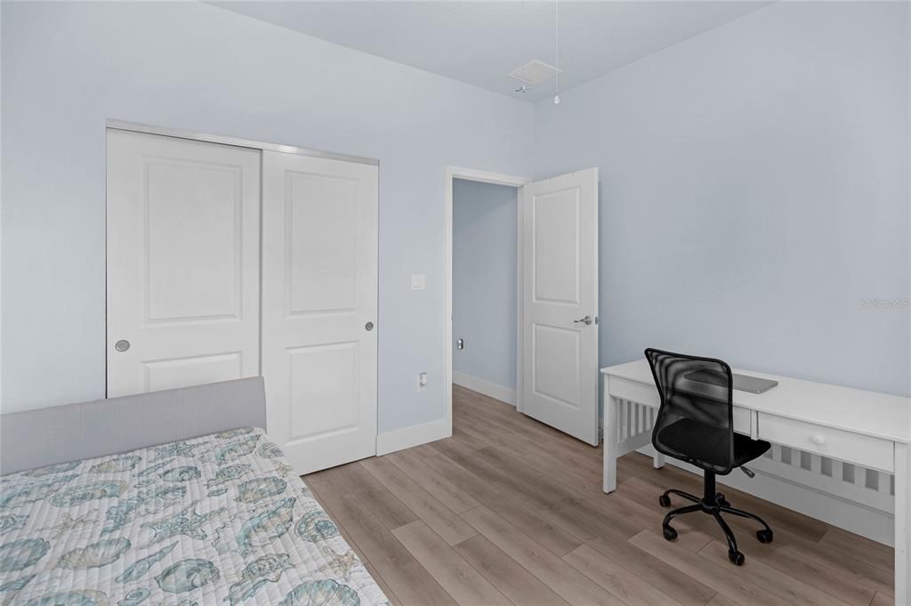 待售: $295,000 (2 贝兹, 2 浴室, 1248 平方英尺)