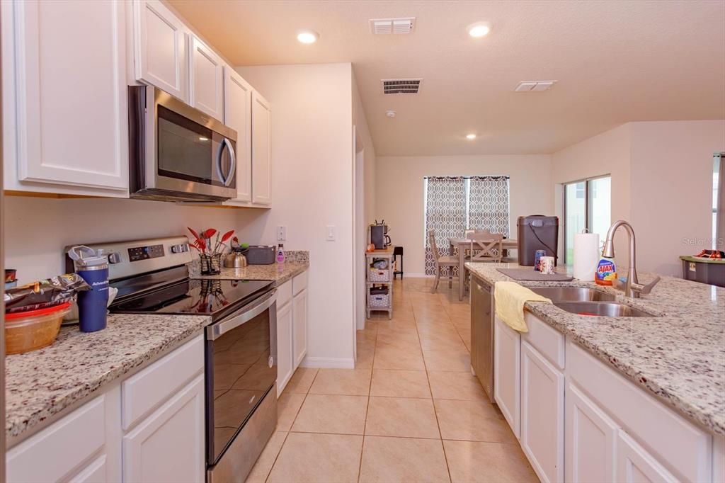 En Venta: $330,000 (3 camas, 2 baños, 1672 Pies cuadrados)