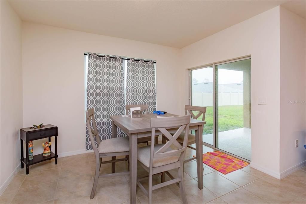 En Venta: $330,000 (3 camas, 2 baños, 1672 Pies cuadrados)