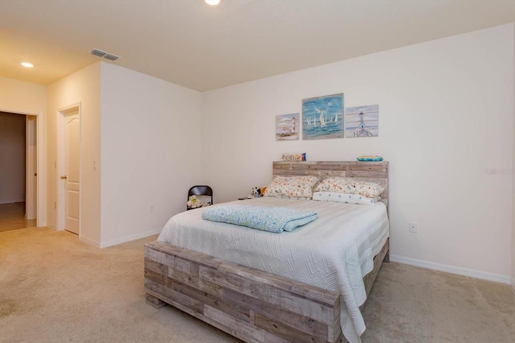 En Venta: $330,000 (3 camas, 2 baños, 1672 Pies cuadrados)