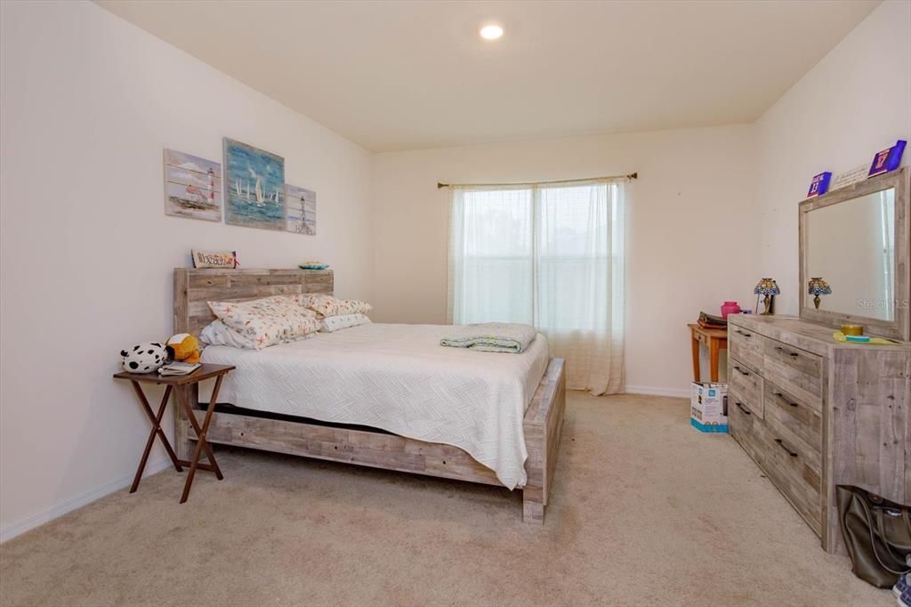 En Venta: $330,000 (3 camas, 2 baños, 1672 Pies cuadrados)