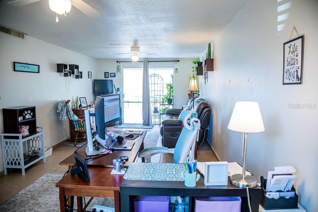 На продажу: $104,900 (1 спален, 1 ванн, 648 Квадратных фут)