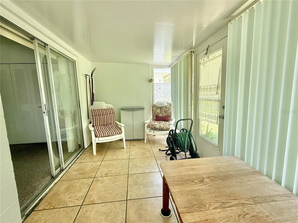 For Sale: $100,000 (1 beds, 1 baths, 779 Square Feet)