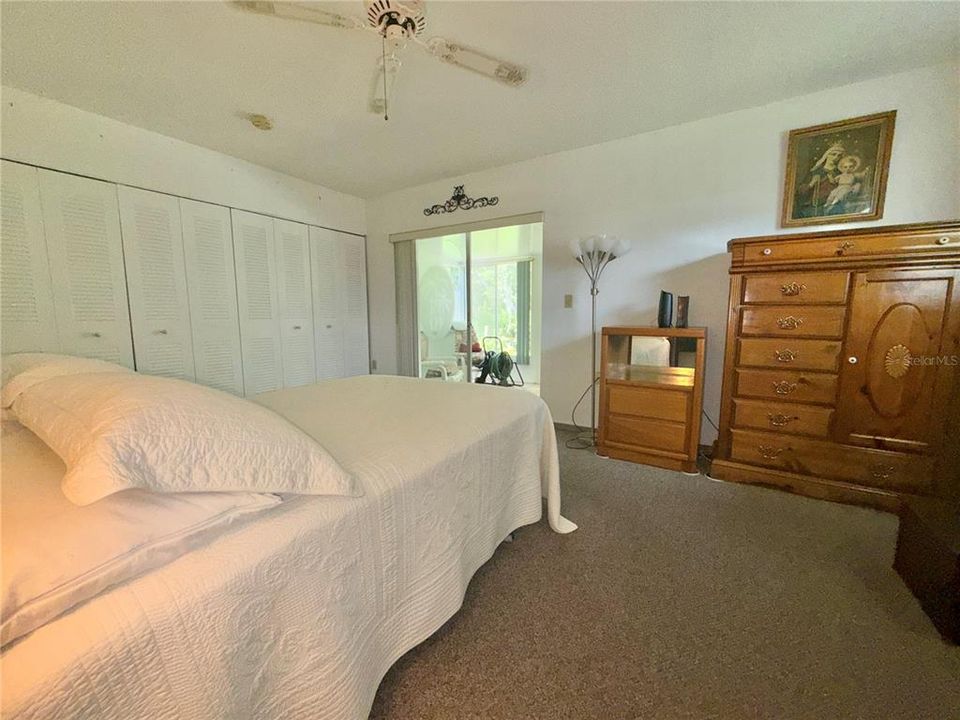 For Sale: $100,000 (1 beds, 1 baths, 779 Square Feet)