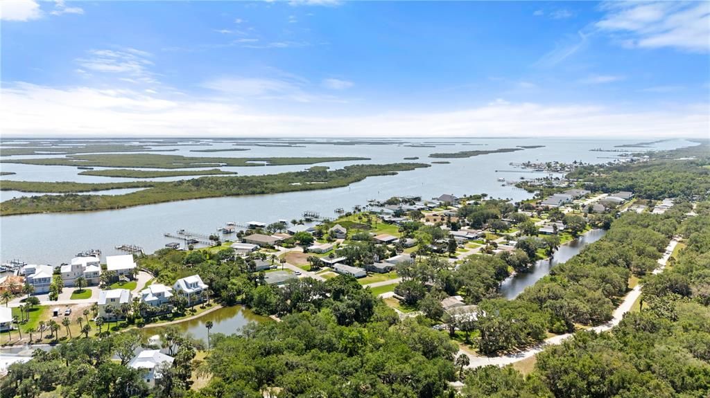 待售: $298,000 (2 贝兹, 2 浴室, 2223 平方英尺)