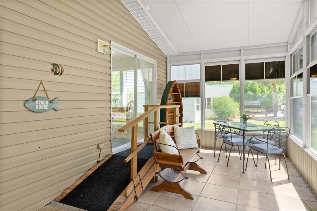 待售: $298,000 (2 贝兹, 2 浴室, 2223 平方英尺)