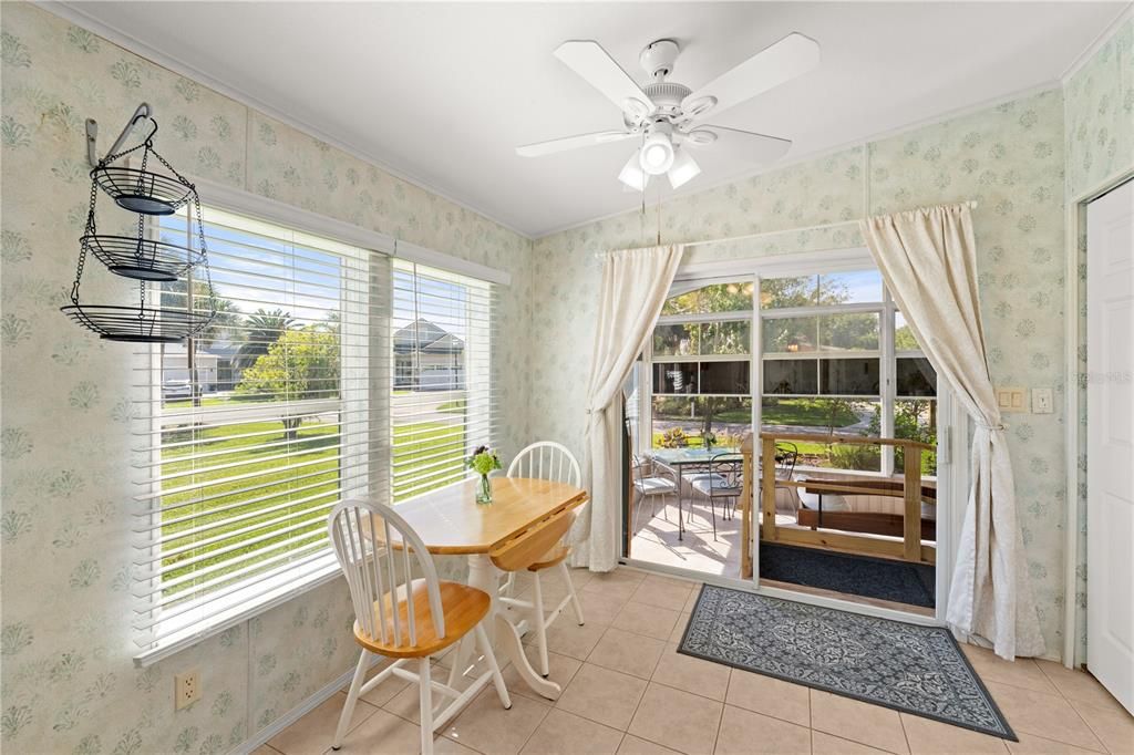 待售: $298,000 (2 贝兹, 2 浴室, 2223 平方英尺)