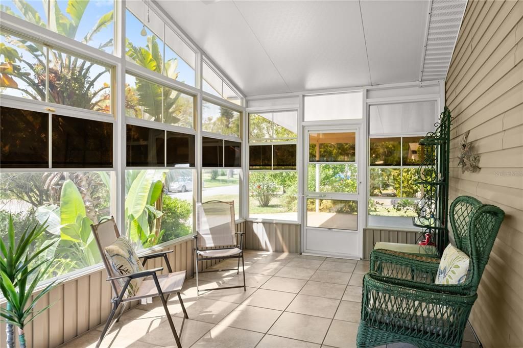 待售: $298,000 (2 贝兹, 2 浴室, 2223 平方英尺)