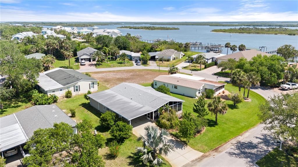 待售: $298,000 (2 贝兹, 2 浴室, 2223 平方英尺)