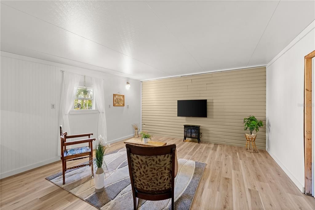 待售: $298,000 (2 贝兹, 2 浴室, 2223 平方英尺)