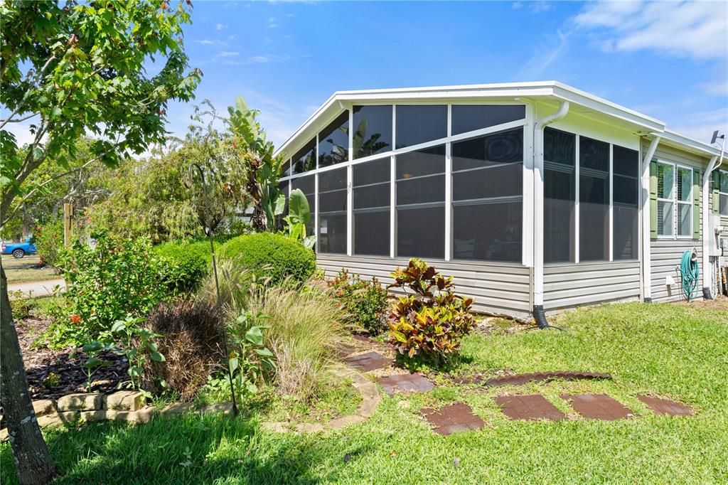 待售: $298,000 (2 贝兹, 2 浴室, 2223 平方英尺)