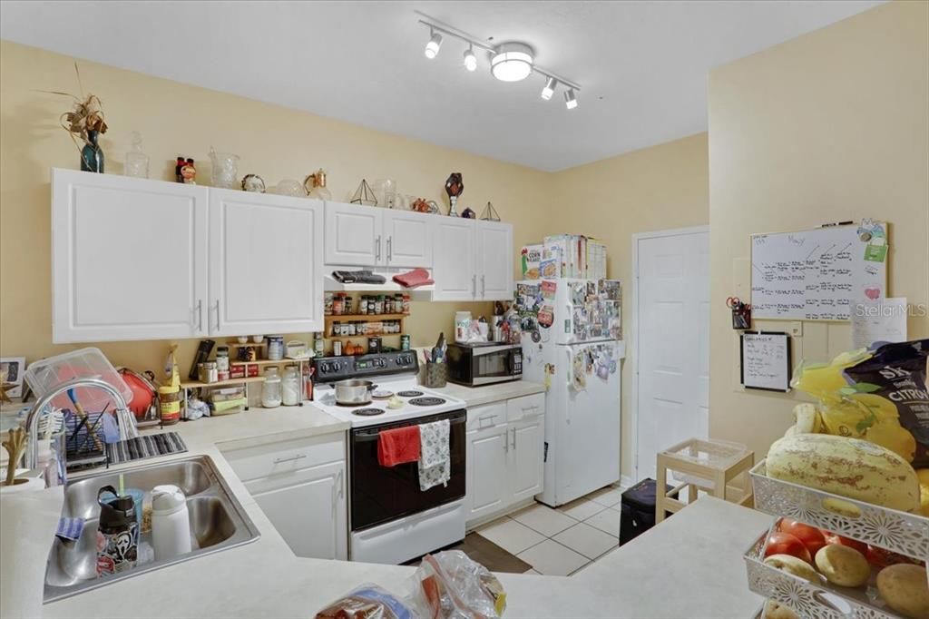 For Sale: $219,000 (2 beds, 2 baths, 1465 Square Feet)