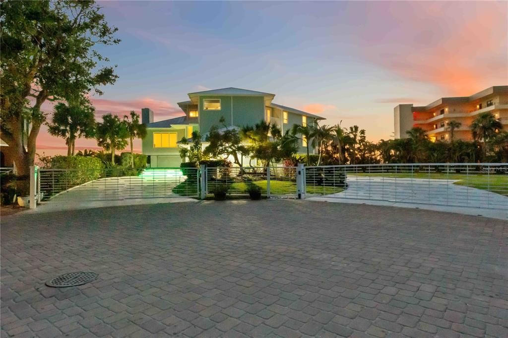 На продажу: $13,900,000 (6 спален, 6 ванн, 8358 Квадратных фут)