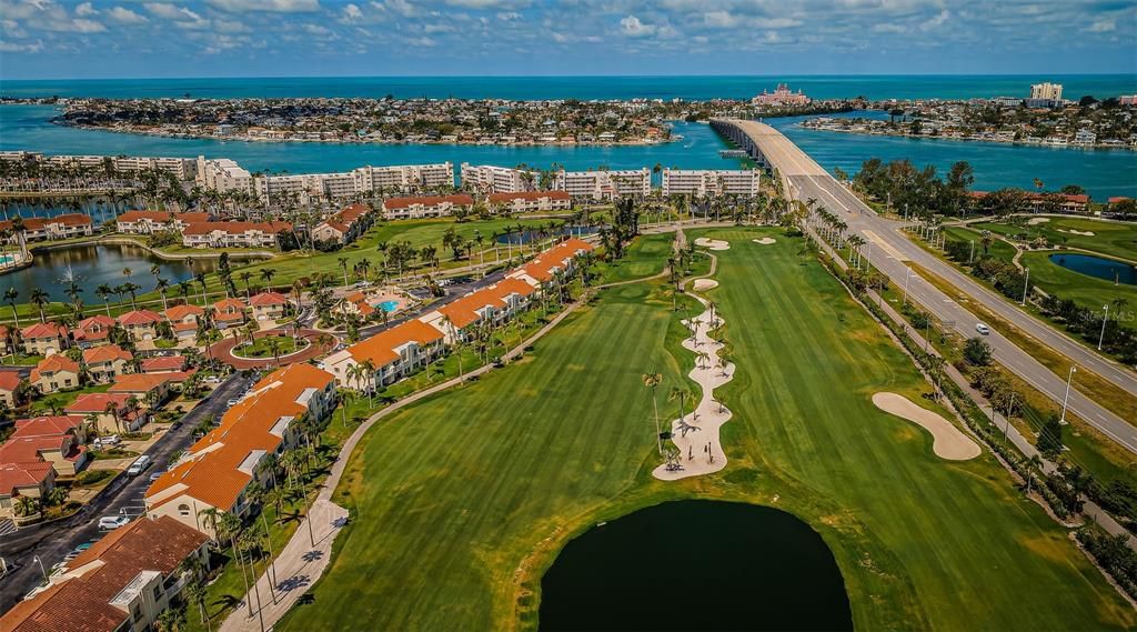 合同活跃: $359,000 (2 贝兹, 2 浴室, 1070 平方英尺)