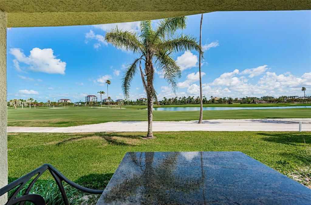 合同活跃: $359,000 (2 贝兹, 2 浴室, 1070 平方英尺)